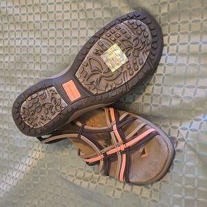 Sketchers Strappy NWOT Sandal Womens Size 7